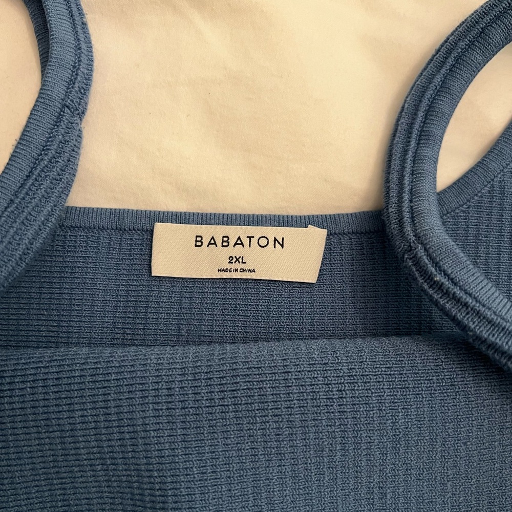 Babaton Ribbed Crop Tank Top - Picture 3 of 3